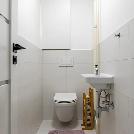 Comfort Retreat With Balcony * Bratislava