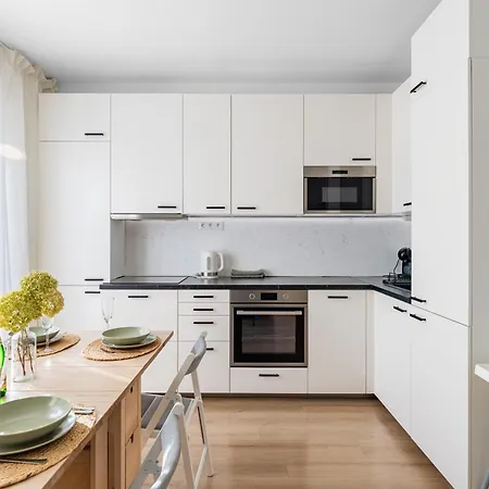 Comfort Retreat With Balcony * Bratislava