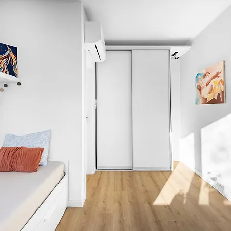 Comfort Retreat With Balcony
